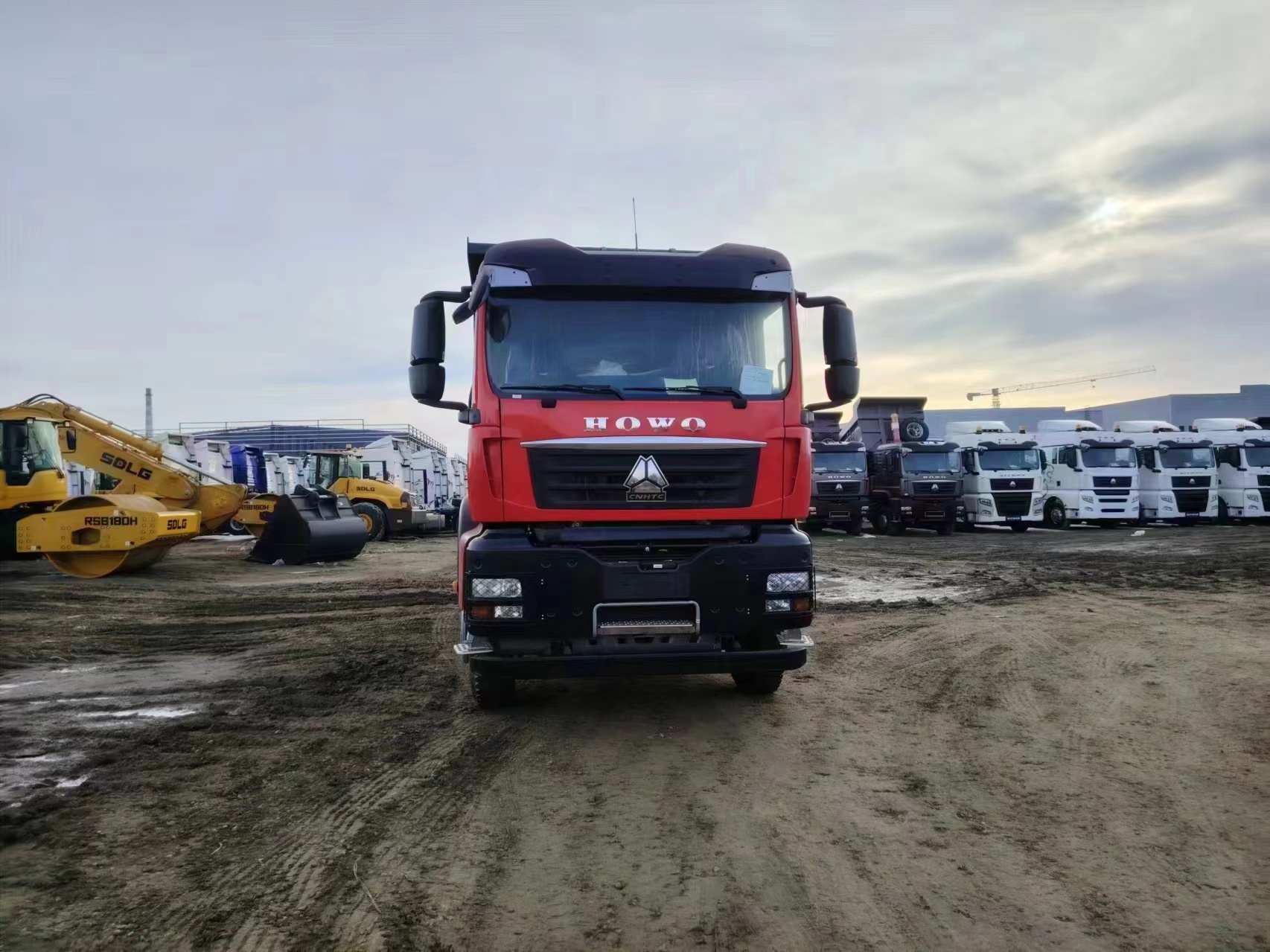 Sinotruk Howo TX 400 HP 6x4 5,6 milioi Dump Truck (VI Nazionala)